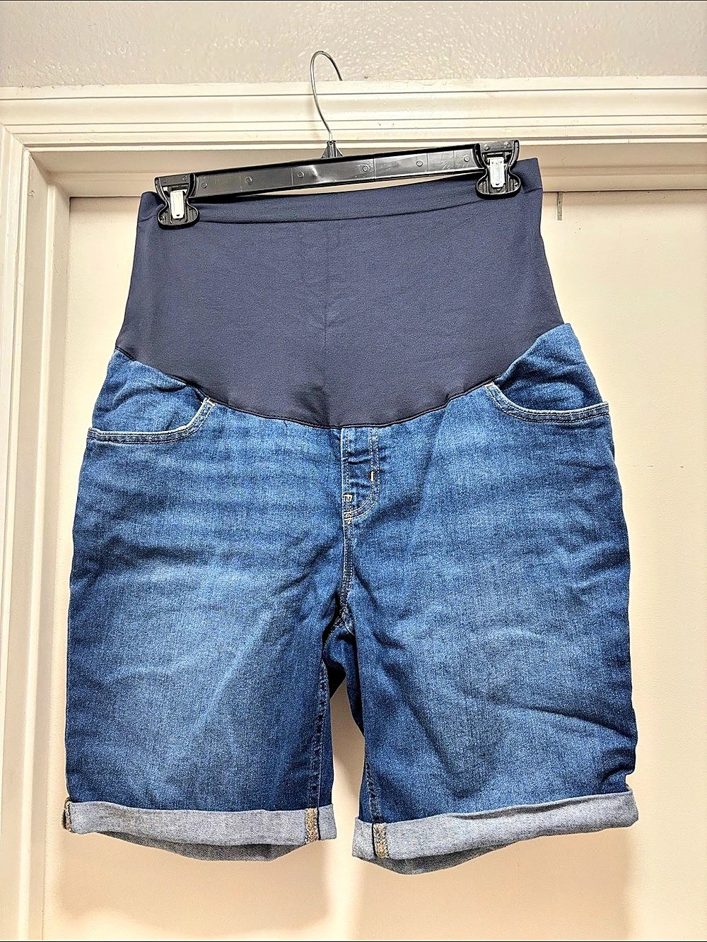 Old Navy Maternity Jean Shorts Blue Size 16 Like New